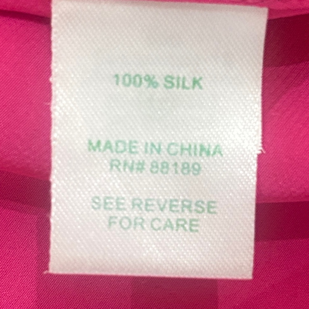 Lilly Pulitzer 100% silk Fuchsia pink split neck Blouse size medium - Picture 8 of 8